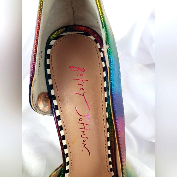 NEW BETSY JOHNSON Multicolored Iridescent Rainbow Bow Heels!!! - Picture 2 of 7